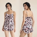Ensemble pyjama deux pièces en satin à imprimé léopard avec caraco et short - S / Haut Et Bas / Imprimé léopard