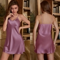Nuisette élégante en satin rose poudré avec bretelles fines et finition aspect soie - M / Robe à Bretelles / Rose Pourpre