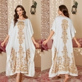 Kaftan en satin blanc grande taille pour femmes avec imprimé motif doré chic - Taille unique / Rayonnement Lunaire