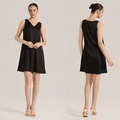 Schwarzes Satin-Nachthemd mit V-Ausschnitt und ärmelloser A-Linien-Passform für Damen - S / Schwarz