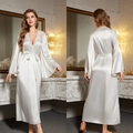 Elegante vestaglia lunga in raso bianco perla con pizzi e maniche a campana - M / Bianco