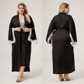 Schwarzer Satin-Morgenmantel mit eleganter weißer Spitze und langen Ärmeln - 1XL / Schwarz