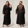Elegante vestaglia in raso nero con pizzo floreale e chiusura con cintura in vita - 1XL / Nero