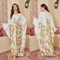Elegant white kaftan robe with gold baroque print and long satin silhouette - One Size / Golden Glaze