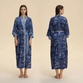 Robe de chambre longue bleu marine pour femme avec imprimé de paysage blanc élégant - Imprimé Paysage Bleu Marine