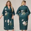 Peignoir kimono en satin vert foncé grande taille avec imprimé floral et tissu soyeux - Taille unique / Grand Floral Vert Foncé