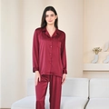 Conjunto de pijama de satén granate para mujer con camisa de manga larga y pantalones - M / Burdeos