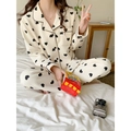 Pijama de mujer crema en punto gofrado con estampado de corazones y ribete negro - Talla única / Blanco Roto