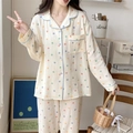 Pijama de mujer en color crema con lunares de colores y ribete azul en contraste - Talla única / Crema Lunares de Colores