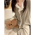 Pyjama femme gris clair à manches longues avec dentelle blanche et accessoire ours - Haut Et Bas / Style Dentelle Longue Grise (3426)