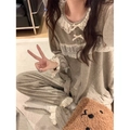 Ensemble homewear taupe mignon avec dentelle et détails de nœuds doux - Haut Et Bas / Style Bordure Dentelle Grise (3490)