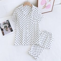Pigiama da donna in cotone a maniche corte con stampa a cuori neri su fondo bianco - M / Bianco con Cuore Nero