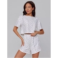 Completo relax da donna bianco con cuori rosa, t-shirt corta e pantaloncini con stampa - S / Cuore