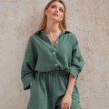 Set loungewear verde salvia in crêpe di cotone con camicia a maniche lunghe e pantaloncini - S / verde chiaro
