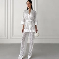 Set pigiama in pizzo bianco con top a kimono e pantaloni a gamba larga da donna - S / Bianco