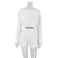 Set loungewear bianco due pezzi con crop top a maniche lunghe e pantaloncini abbinati - S / Bianco