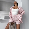 Ensemble de détente rayé rose avec chemise à manches longues à revers et short assorti - S / Rose