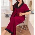 Bordeauxrode dames pyjamaset met V-hals, zwarte ruches en een comfortabele losse pasvorm - 1XL / Bordeauxrood