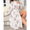 Vestaglia kimono a fiori scollo a V con cintura e tessuto bianco testurizzato a maniche - S / Stampa Floreale Bianca