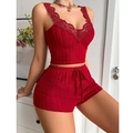 Dettaglio del set rosso a costine con bordi in pizzo e coulisse per abbigliamento casa - S / Rosso