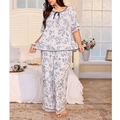 Damen Schlafanzug-Set mit Blumenmuster, kurzen Ärmeln, Spitzenbesatz und blauer Schleife - 0XL / Blau-Weißes Blumenmuster