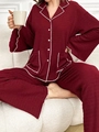 Set pigiama plissé bordeaux con maniche lunghe e profili bianchi a contrasto - Borgogna