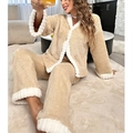 Ensemble pyjama en polaire corail pour femme en camel avec bordure en peluche blanche - Abricot