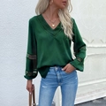 Camicetta da donna verde scuro a maniche lunghe con scollo a V e dettagli in pizzo traforato - S / Verde Scuro