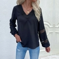 Camicetta nera da donna con scollo a V, maniche lunghe e inserti in pizzo raffinato - S / Nero