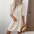 Robe midi à rayures beiges de style français avec manches à volants et boutons devant - Kaki