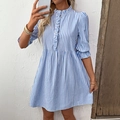Blauw-wit gestreepte overhemdjurk met ruffelkraag en A-lijn rok voor de zomermode - S / Blauw