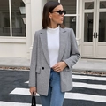 Damen Herbst Blazer mit Hahnentrittmuster, Rollkragenpullover und blauer Jeans - S / Schwarz
