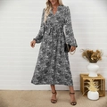 Elegante jurk met lange mouwen, V-hals en zwart-witte paisleyprint met taillekoord - S / Zwart