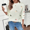 Cremefarbener Strickpullover mit bunten Blumenstickereien und klassischem Rundhals - S / Gebrochenes Weiß