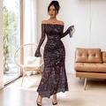 Elegantes, schulterfreies Kleid mit Leopardenmuster in Dunkellila und langen Ärmeln - S / Mittelpurpurrot Leopard