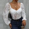 Witte kanten bodysuit met hartvormige halslijn en lange pofmouwen in een slanke pasvorm - S / Wit
