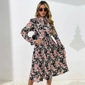 Plissee-Midikleid mit Blumenmuster, Langarm und Kordelzug in Schwarz und Rosa - S / Schwarz