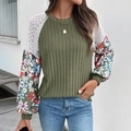 Legergroene ribgebreide trui voor dames met bloemenpatchwork en witte kanten mouwen - S / Groen