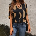 Camicia a maniche corte con scollo a V da donna con stampa geometrica in nero e marrone - S / Nero