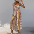 Detail eines Overalls mit Ethno-Print, gelben und rostbraunen Streifen und Knotendetail - S / Gelb