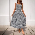 Sommerliches Blumenkleid mit gesmoktem Oberteil und gestuftem Saum in Schwarz-Weiß-Muster - S / Marineblau