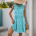 Mouwloze hooggesloten zomerjurk met groene geometrische print en ruches details - S / Blauw