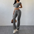 Graues geripptes kurzes Crop-Top und Schlaghose mit hoher Taille im schmalen Set - S / Dunkelgrau