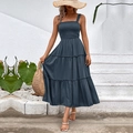 Robe d'été longue gris-bleu foncé à volants avec bustier froncé et fines bretelles - Gris foncé