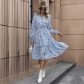 Abito a fiori azzurro a maniche lunghe con scollo a V e orlo con volant doppi - S / Blu Chiaro