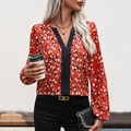 Rode gebloemde blouse met lange mouwen, V-hals en zwart contrastrandje voor dames - S / Rood