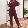 Casual dames jumpsuit in bordeauxrood met korte mouwen en een elastische taille - S / Bordeauxrood