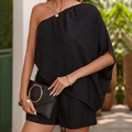 Elegante zwarte jumpsuit met één schouder, geplooide textuur en asymmetrisch mouwontwerp - S / Zwart