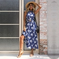 Blauwe bloemen maxi-jurk met halternek en houten gesp riem in zomerse vakantiestijl - S / Koningsblauw