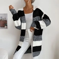 Überdimensionale lange Strickjacke mit Blockstreifen in Schwarz-Weiß-Grobstrick-Optik - S / Schwarz & Weiß